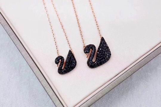 Swarovski Necklace 01lyh45